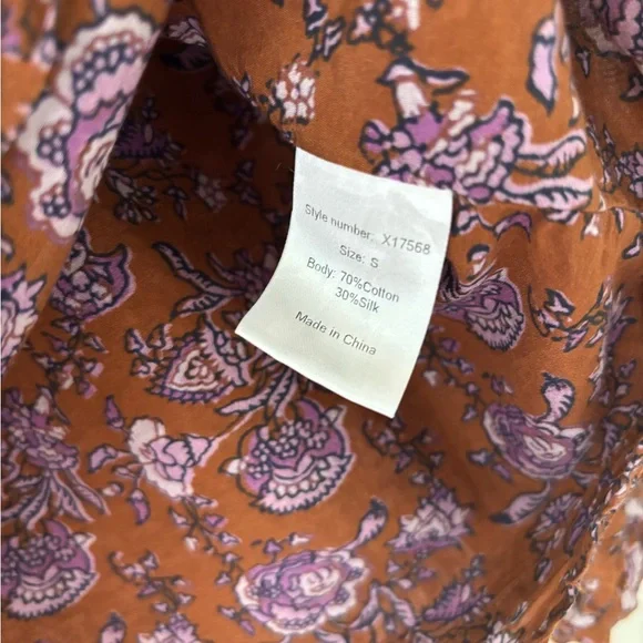 XiRENA Purple and Brown Floral Blouse - Picture 4 of 6